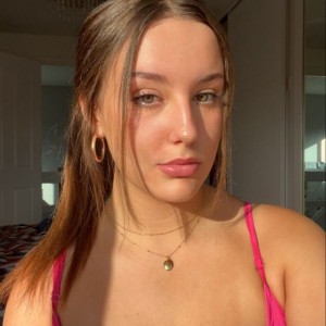 Mollie المخادع والملف الشخصي المزيف محظور kuwait-chat.com