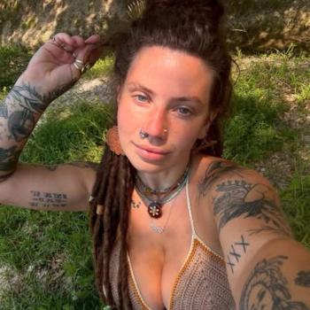 Anniechloe spoofed photo banned on kuwait-chat.com