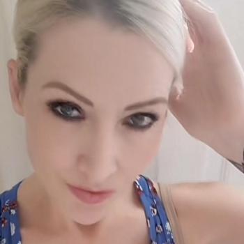 hannahKennelt spoofed photo banned on kuwait-chat.com