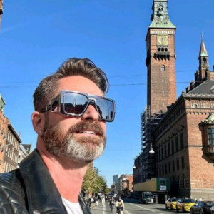 ambrosepp spoofed photo banned on kuwait-chat.com