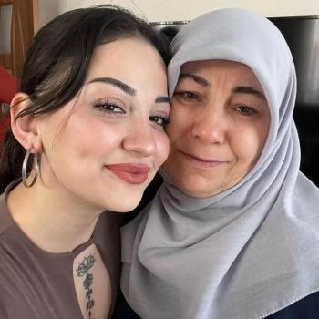 Zeenat spoofed photo banned on kuwait-chat.com